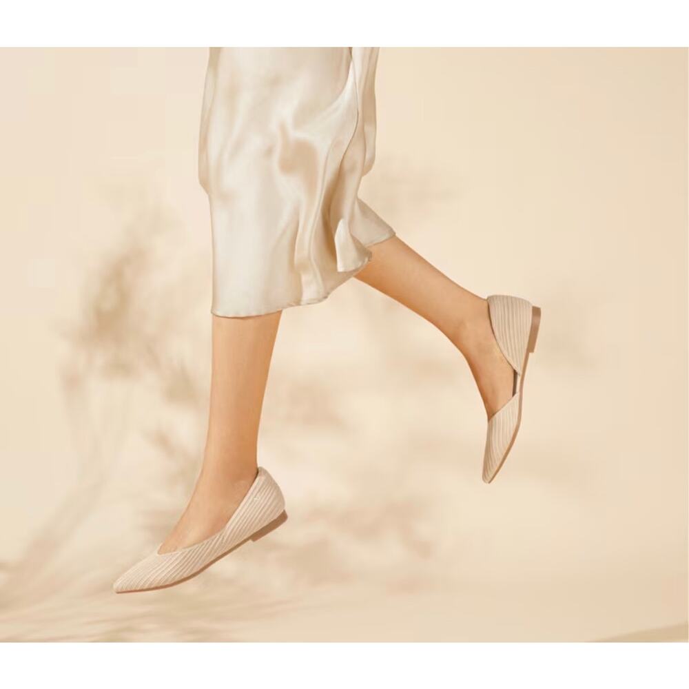 VIVAIA Melia Women's Nutmeg textured knit pointed-toe Flats size 35/5